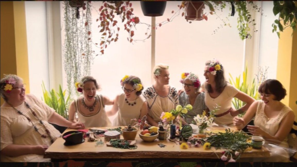 Мозайка - Събитие в София напомня за американката, влюбена във фолклора ни – Марта Форсайт