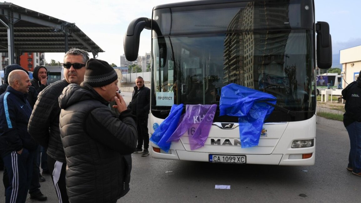 Синдикатите: Дадените пари са достатъчни за увеличение на заплатите в столичния транспорт с 300 лв.