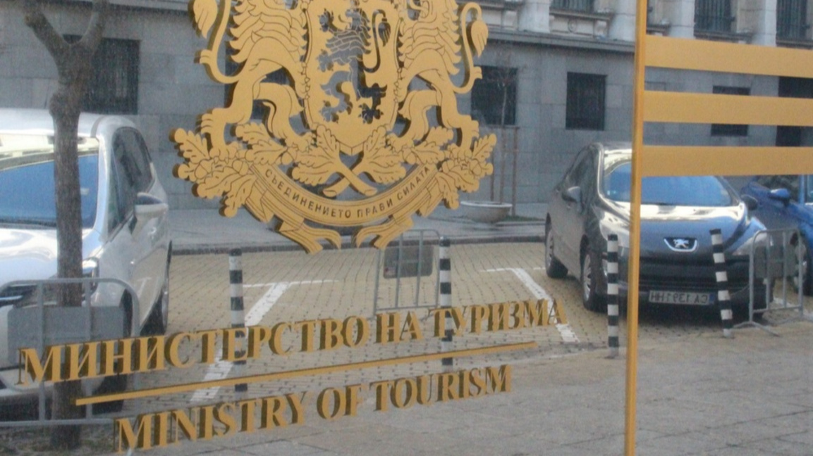 Извеждането на хора от Дубай и Доха зависи от отварянето на въздушен коридор