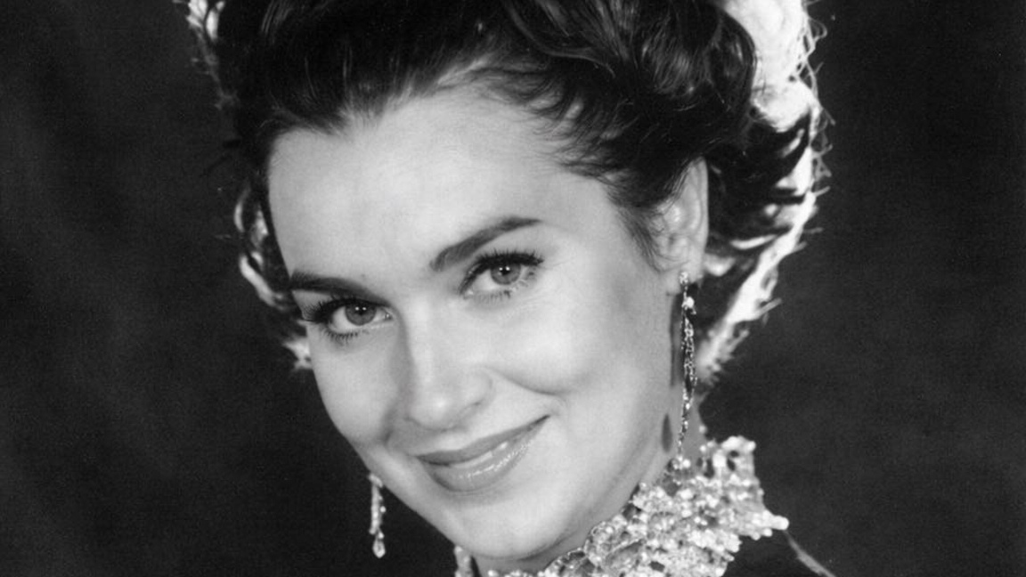 Маргрет Николова