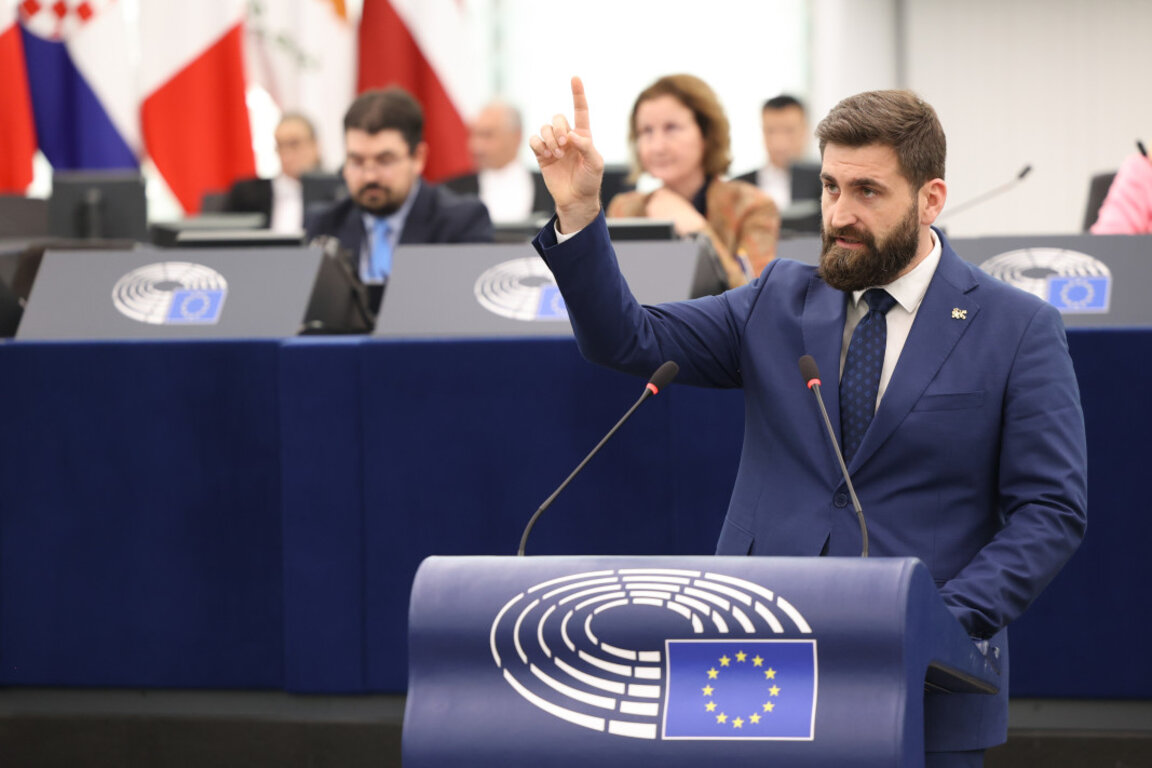 Андрей Новаков