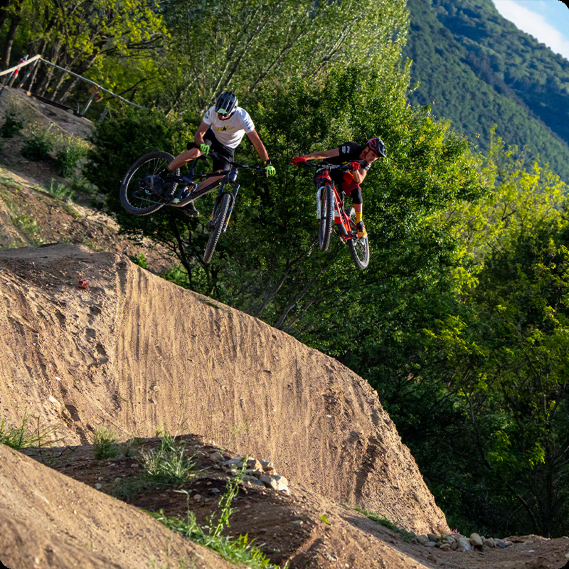 Състезатели откриват нов велопарк в близост до с. Лозен и Нови хан