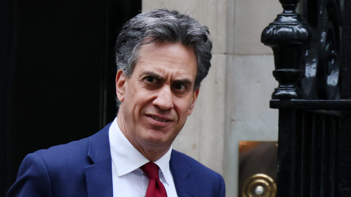 Милибанд: Прекратяване на конфликта е на...