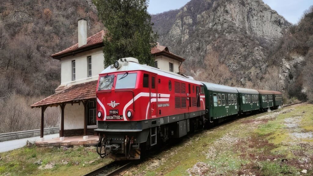 Hekurudha e ngushtë e Rodopeve – 100 vjet magji mbi shina