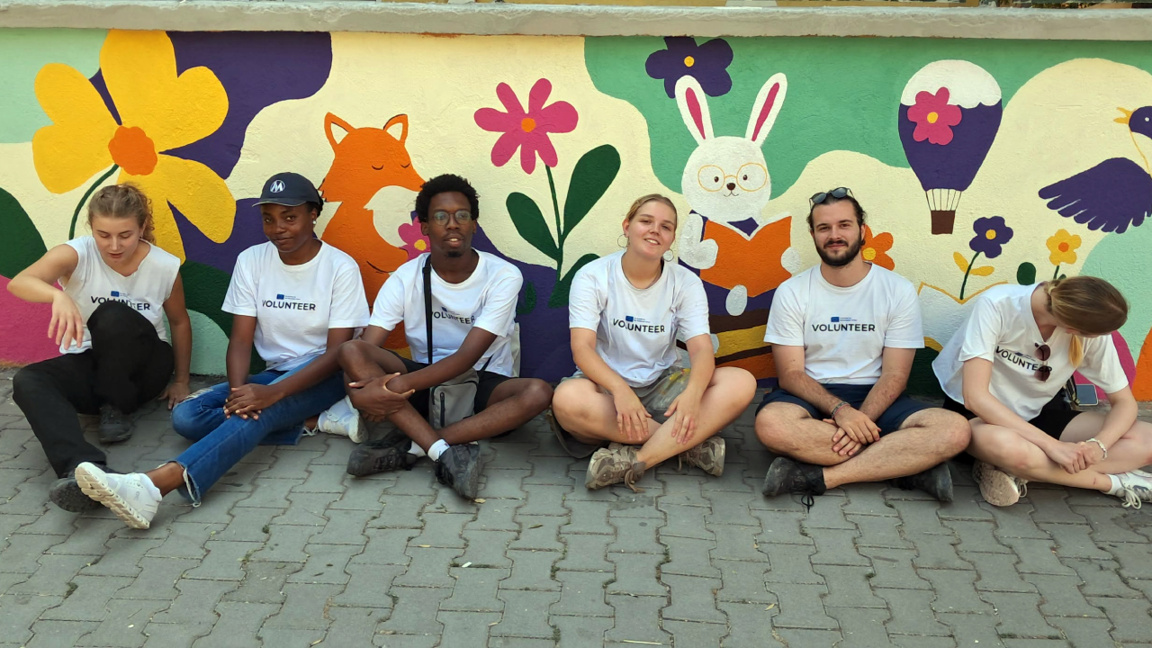 Six foreign volunteers bring Colours of Solidarity to Sofia