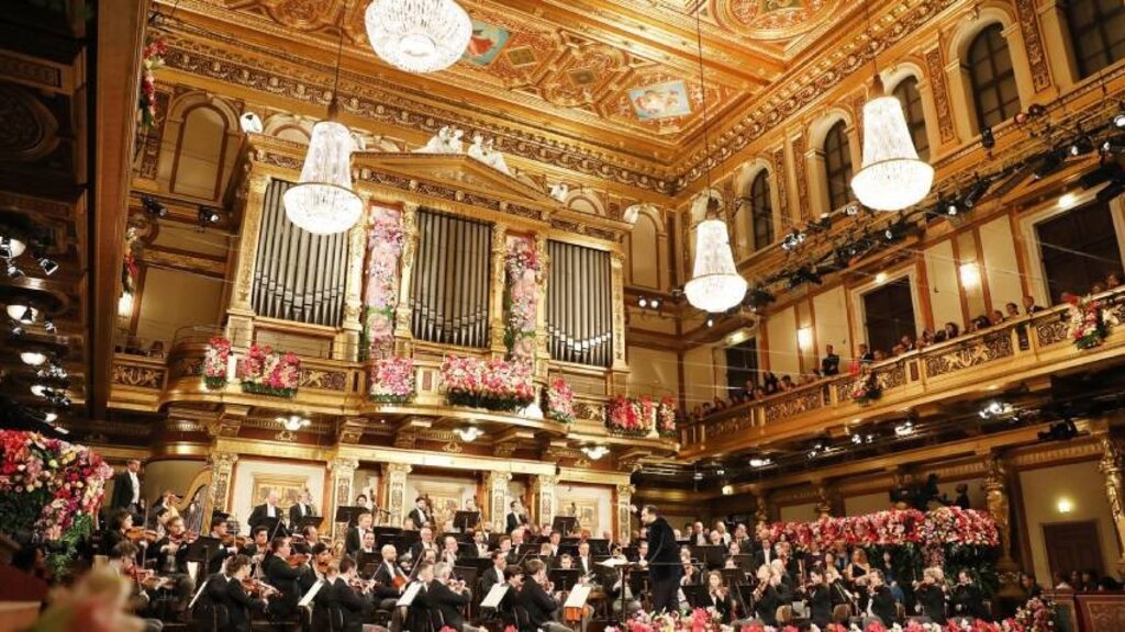 La búlgara Albena Danaílova, segunda concertino en el concierto de Año Nuevo de la Filarmónica de Viena