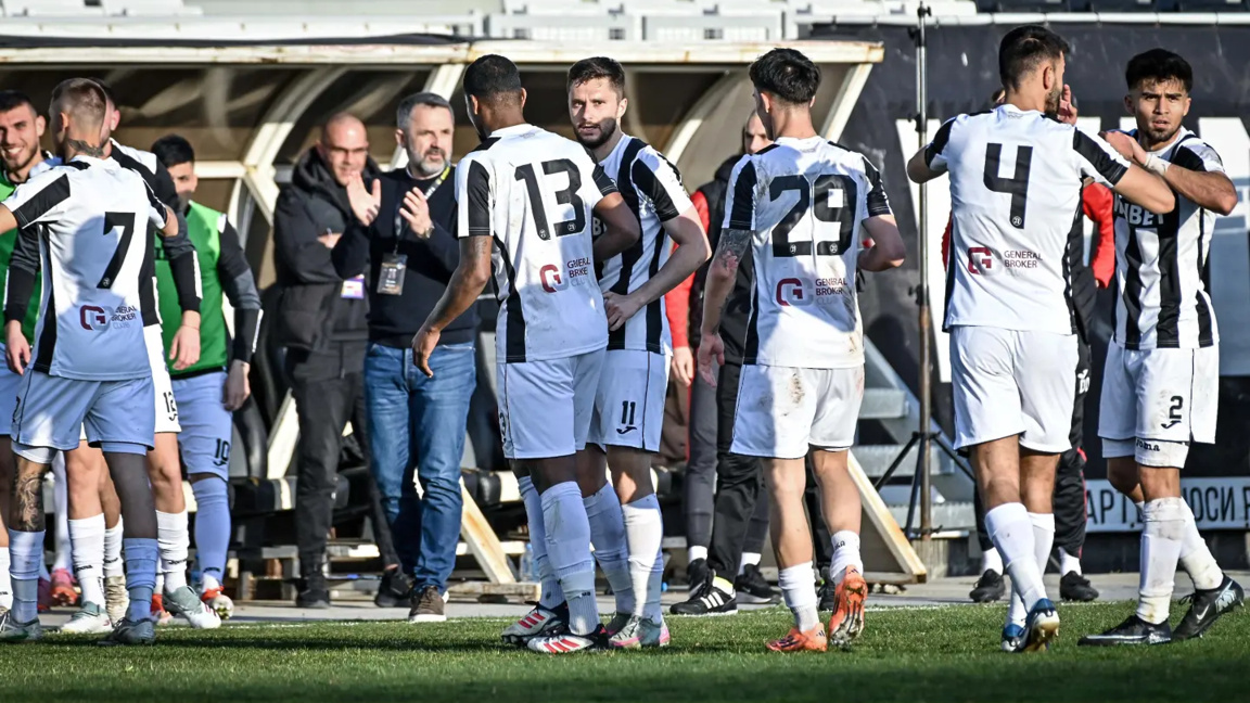 Пета домакинска победа за Локомотив с 1:0