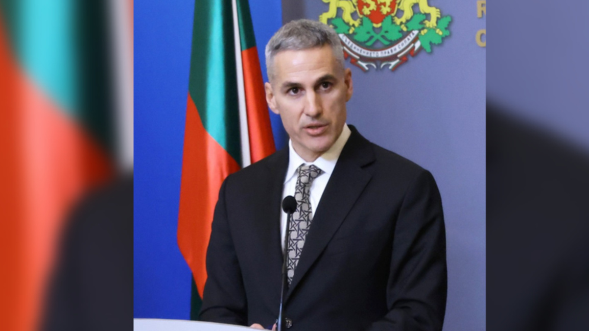 Андрей Гюров ще участва в среща на върха по ядрената енергия в Париж