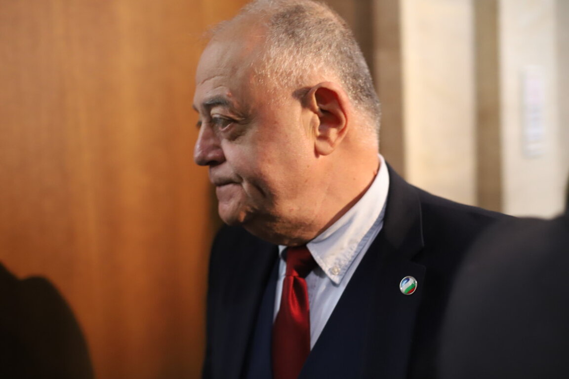 Атанас Атанасов в парламента