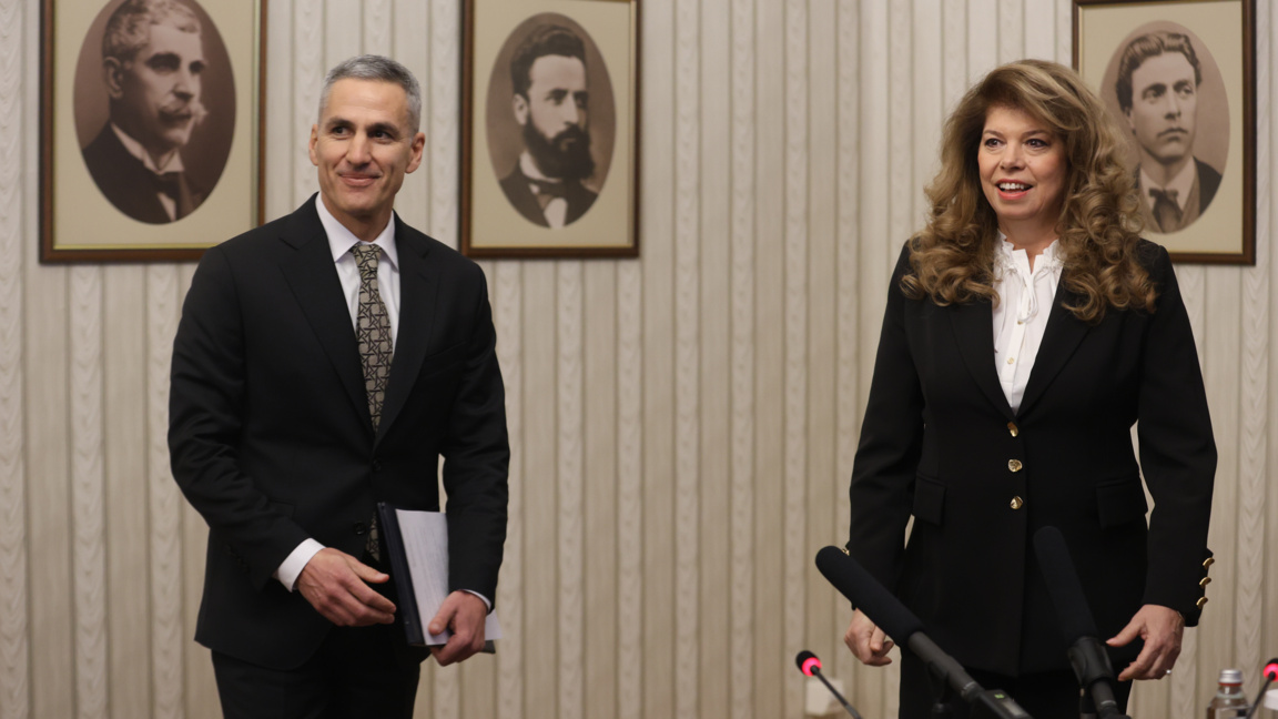 Андрей Гюров оповести имената на новите служебни министър