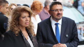 Iotova-Valchev lead in poll ahead of October 25 presidential election