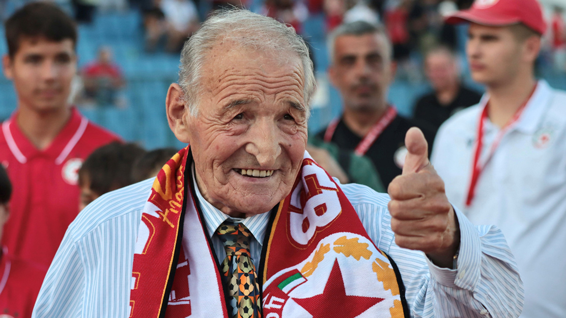 Наградата за най-добър треньор по футбол...