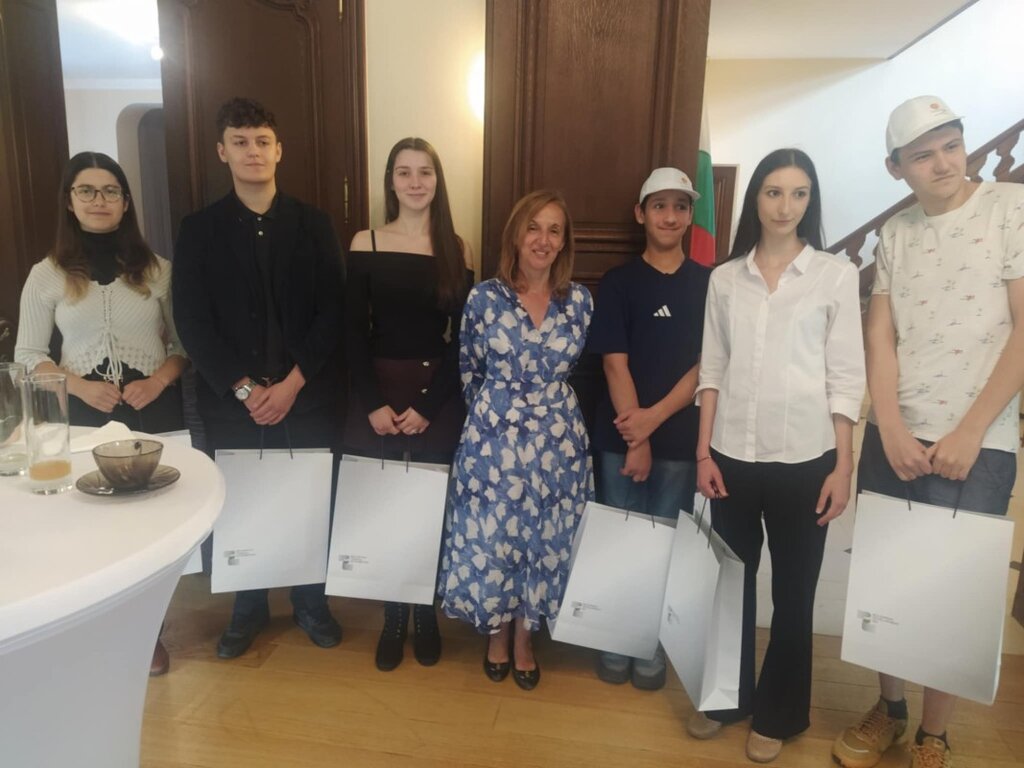 The paths after graduation – Bulgarian high school graduates in Brussels