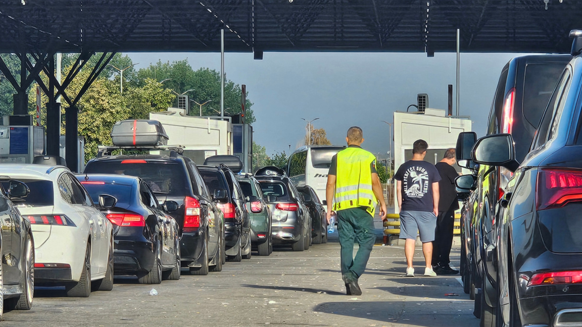 Traficul este intens la punctul de trecere a frontierei „Kapitan Andreevo”