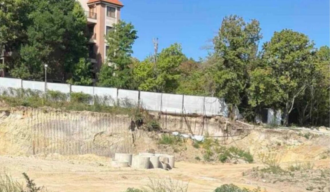 "Възраждане" със сигнал до ДАНС за масова сеч и незаконно строителство край Варна