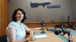 За цветето "посрещнимъж" и изпърполените пиперки или думите спомени от детството
