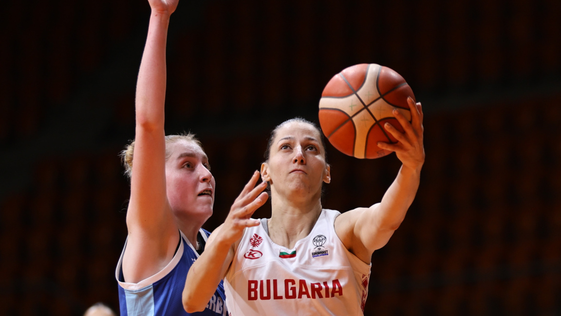 Баскетболистките ни се класираха за втор...