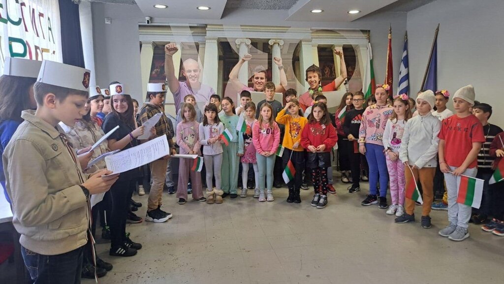 La Escuela Dominical Búlgara Santos hermanos Cirilo y Metodio en Atenas celebra su 20 aniversario