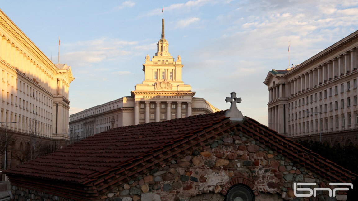 След декларация на "Възраждане"... Пленарният ден – пак блокиран