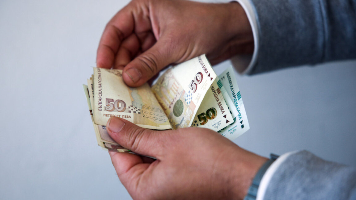 Синдикатите искат линията на бедност да е 782 лв. (400 евро)