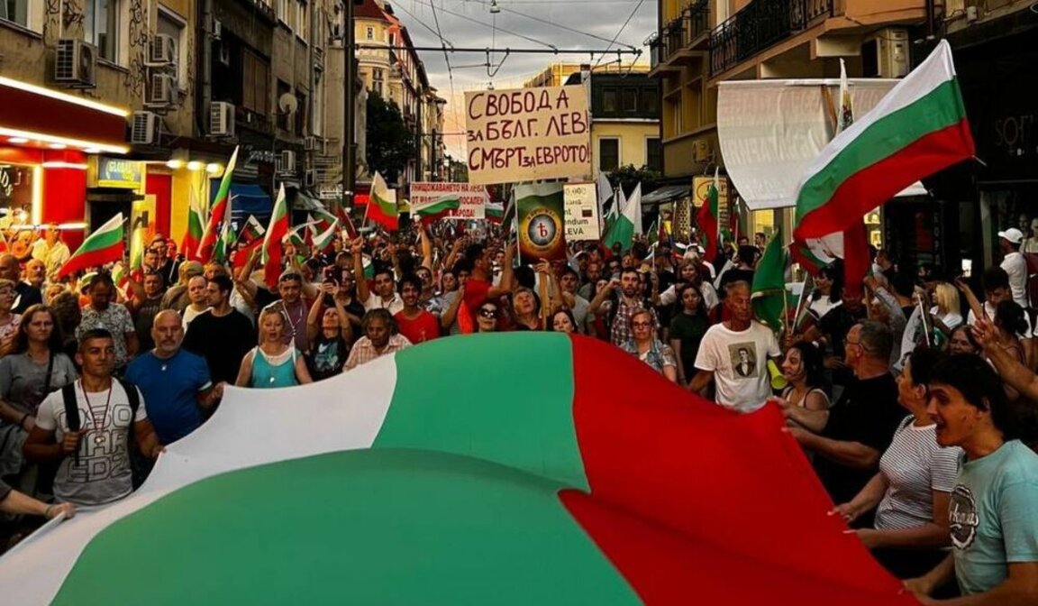 Палатковият лагер остава пред президентството до 8 юли