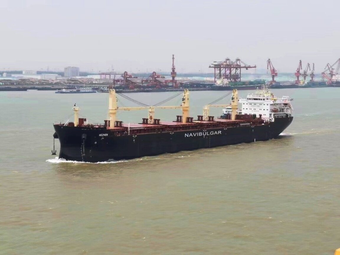 Българското посолство в Стокхолм е в контакт с шведските власти заради кораба "Вежен"