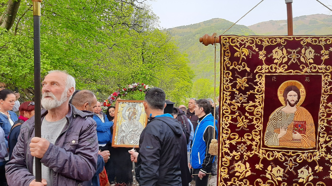 Procesiunea cu icoana Sfintei Fecioare a pornit de la Mănăstirea Bacicovo