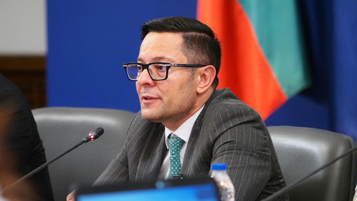 Александър Пулев, вицепремиер и министър на икономиката, инвестициите и индустрията
