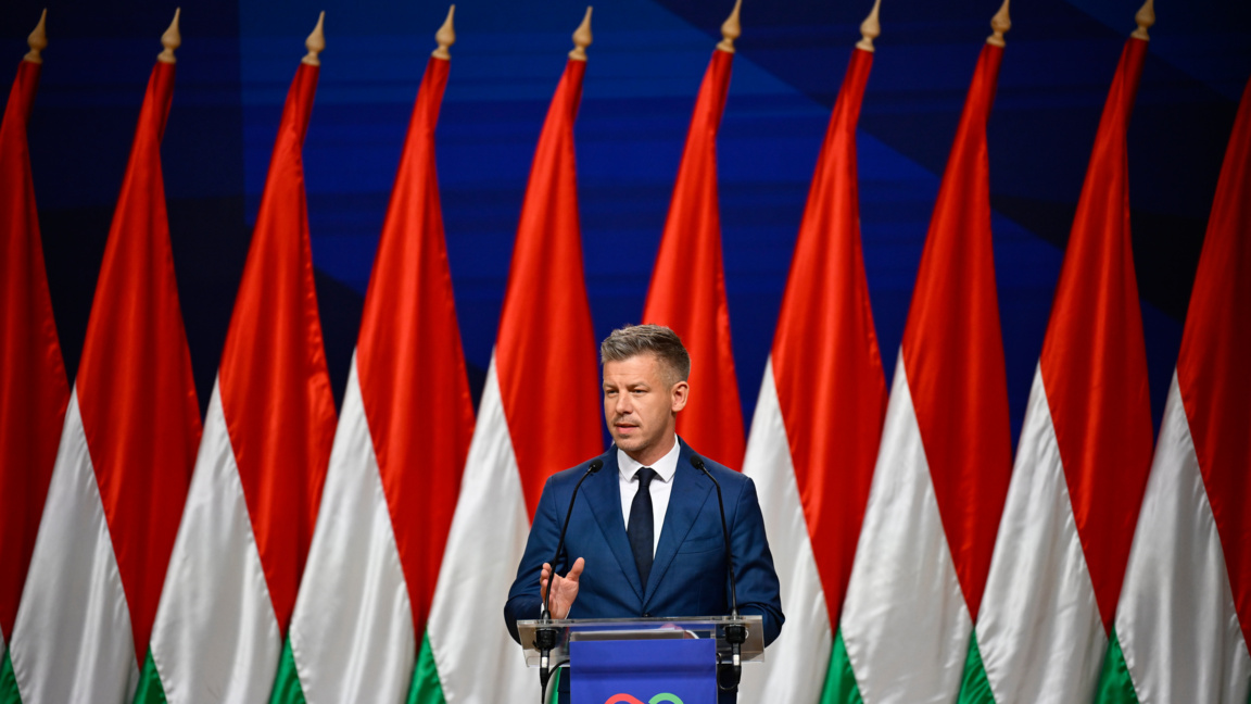 Лидерът на победилата на изборите партия ТИСА Петeр Мадяр говори пред медиите в Будапеща.