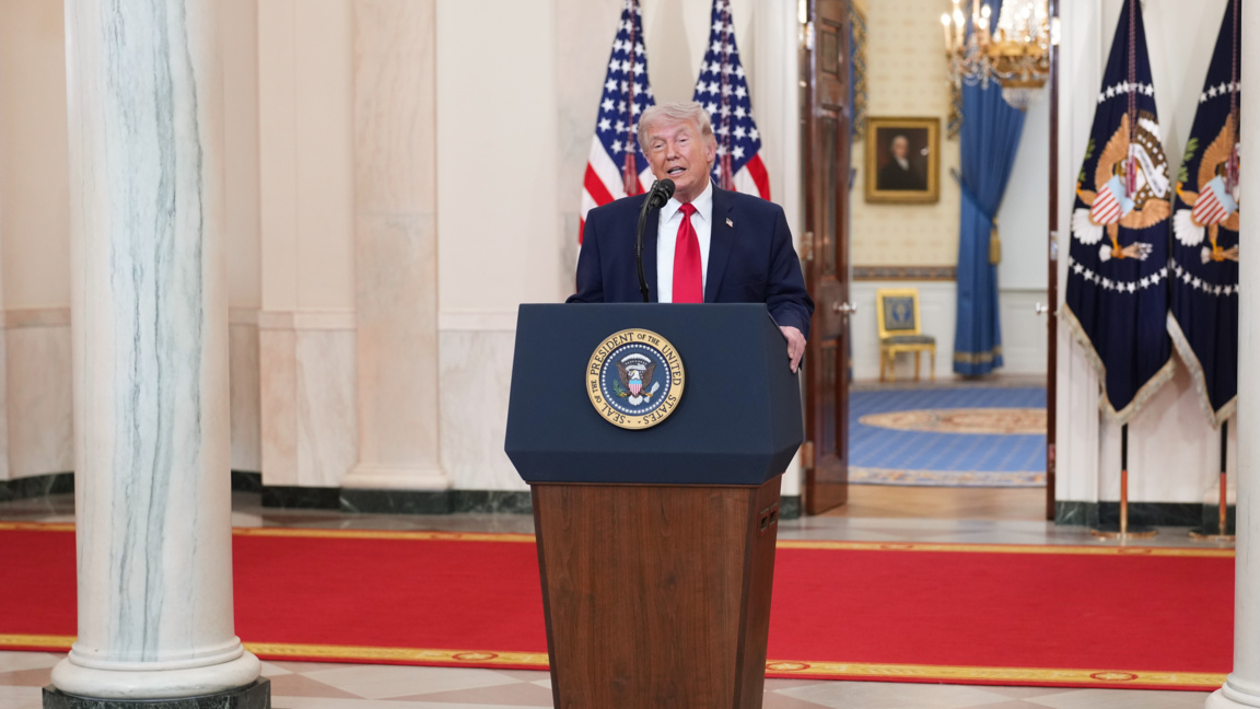 Президентът на САЩ Доналд Тръмп произнася в Белия дом реч за войната срещу Иран, архив, 1 април 2026 г.