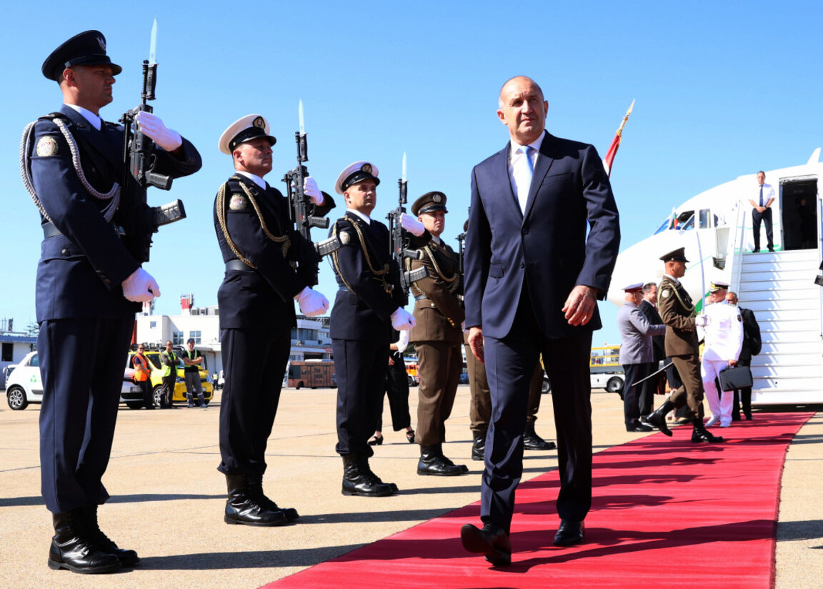 Българският държавен глава Румен Радев пристигна на официално посещение в Хърватия.