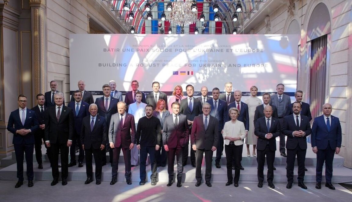 Лидери на множество държави се събраха в Париж на форум, посветен на сигурността на Украйна