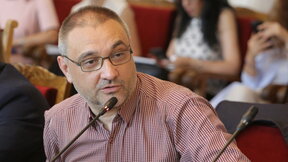 Проф. Андрей Чорбанов: Ваксината срещу коклюш не е за възрастни. Крие риск от тежки нежелани реакции