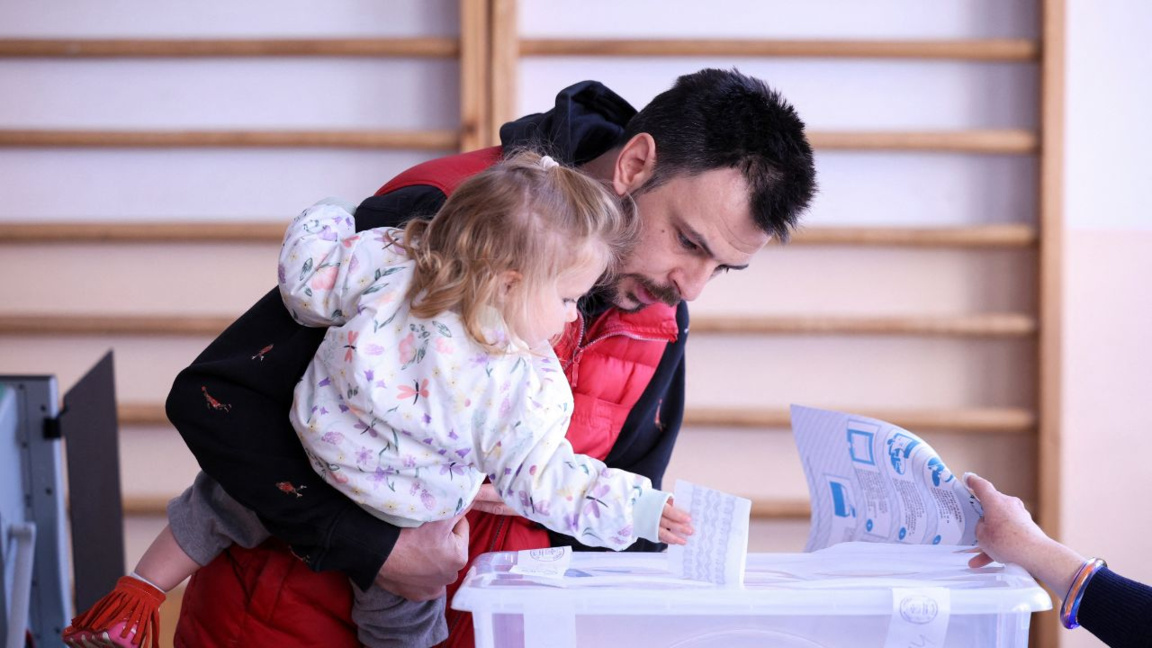 Ν.Τζένεβ από το Σικάγο: Δεν έχει λογική στους νέους εκλογικούς περιορισμούς