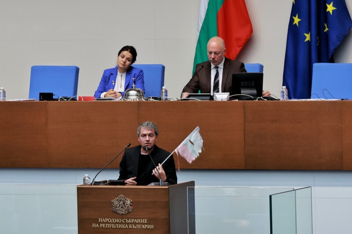 Тошко Йорданов с последно изказване преди края на заседанието на НС.