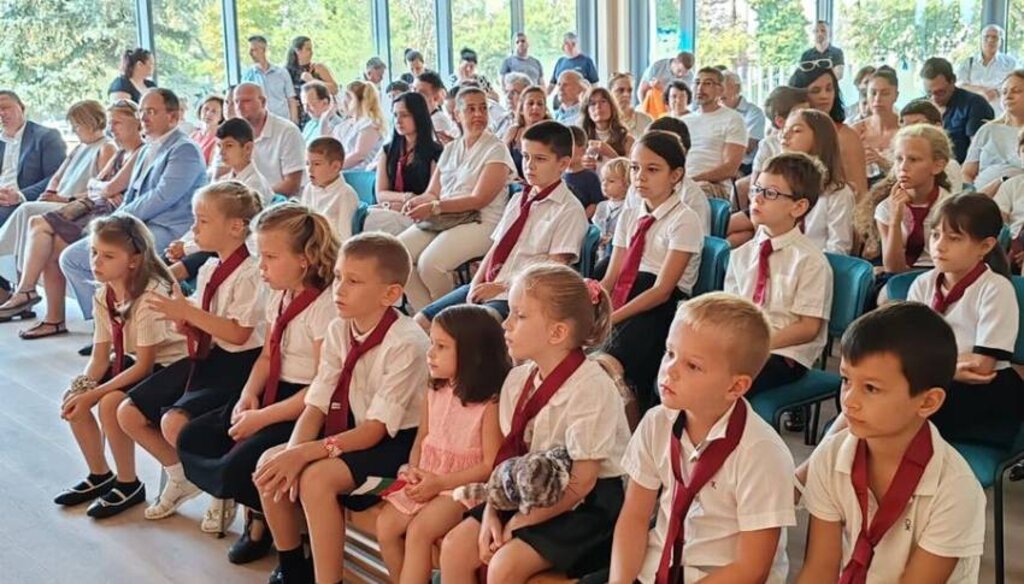 La cuarta generación de búlgaros en Hungría llena las aulas de la escuela dominical búlgara