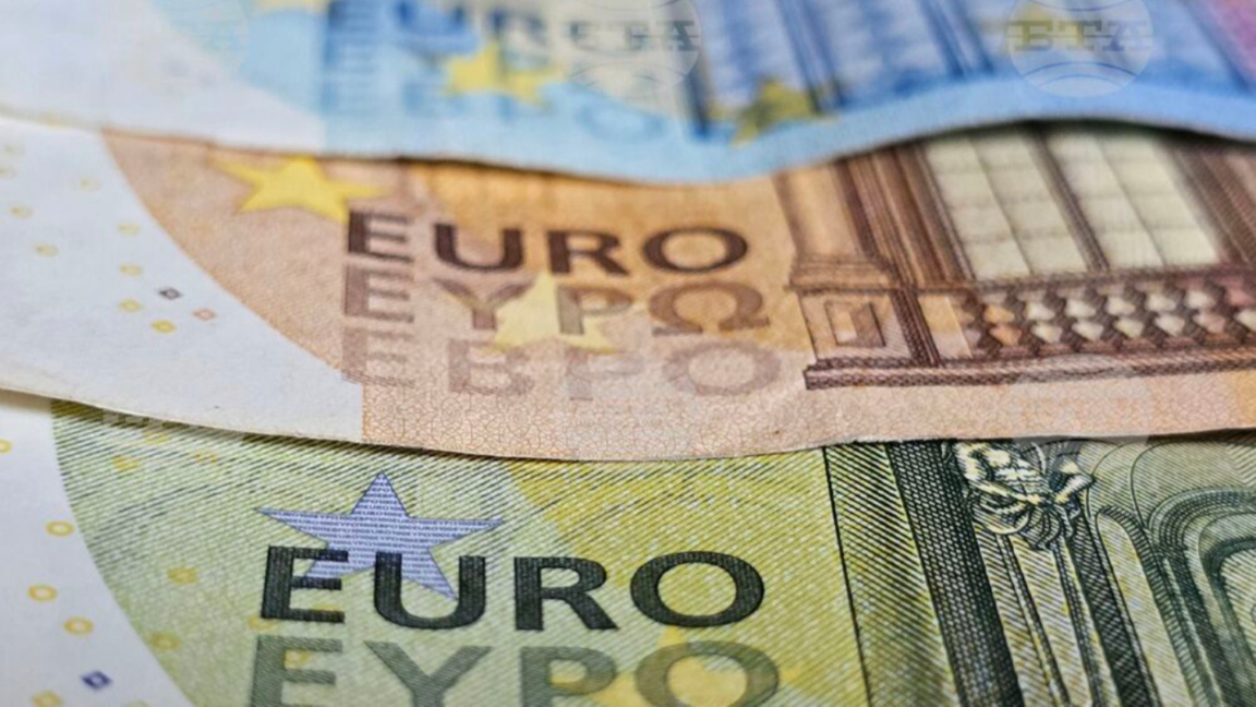 Правителството предлага: Минималната заплата да е €660 през 2027 г.