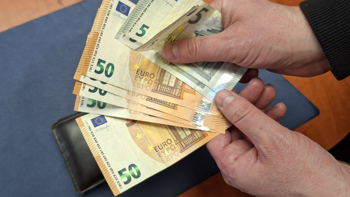 Tregtarët e mallrave joushqimore dolën k...