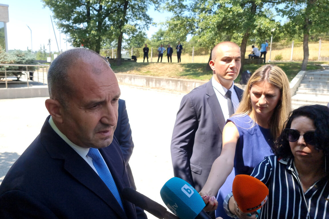 Радев: Когато се говори за корупция, всички трябва да са равни пред закона