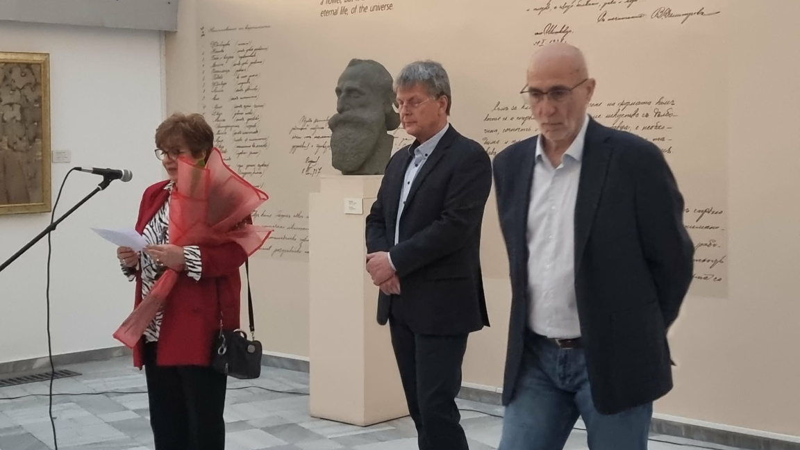 С премиера на документален филм закриха изложбата на Петър Рамаданов в Кюстендил