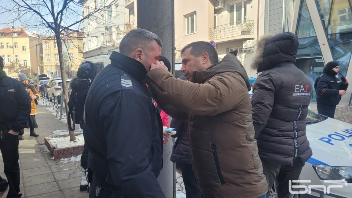 10 полицаи са били ранени по време на протеста на "Възраждане"