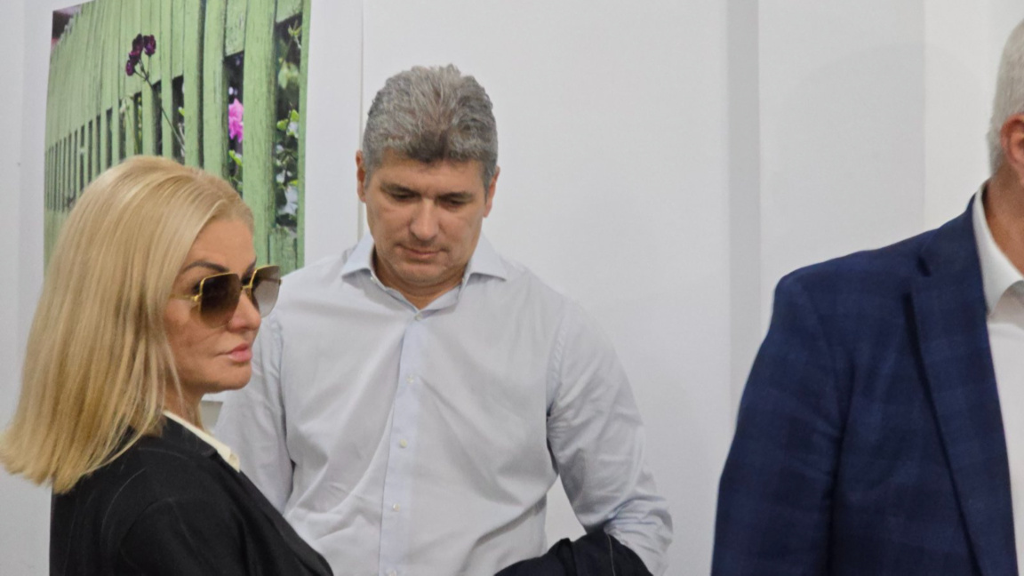 Цветан Мирчев (в средата)
