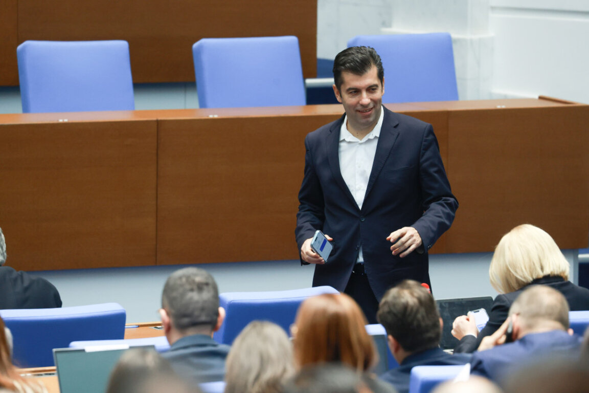 Кирил Петков