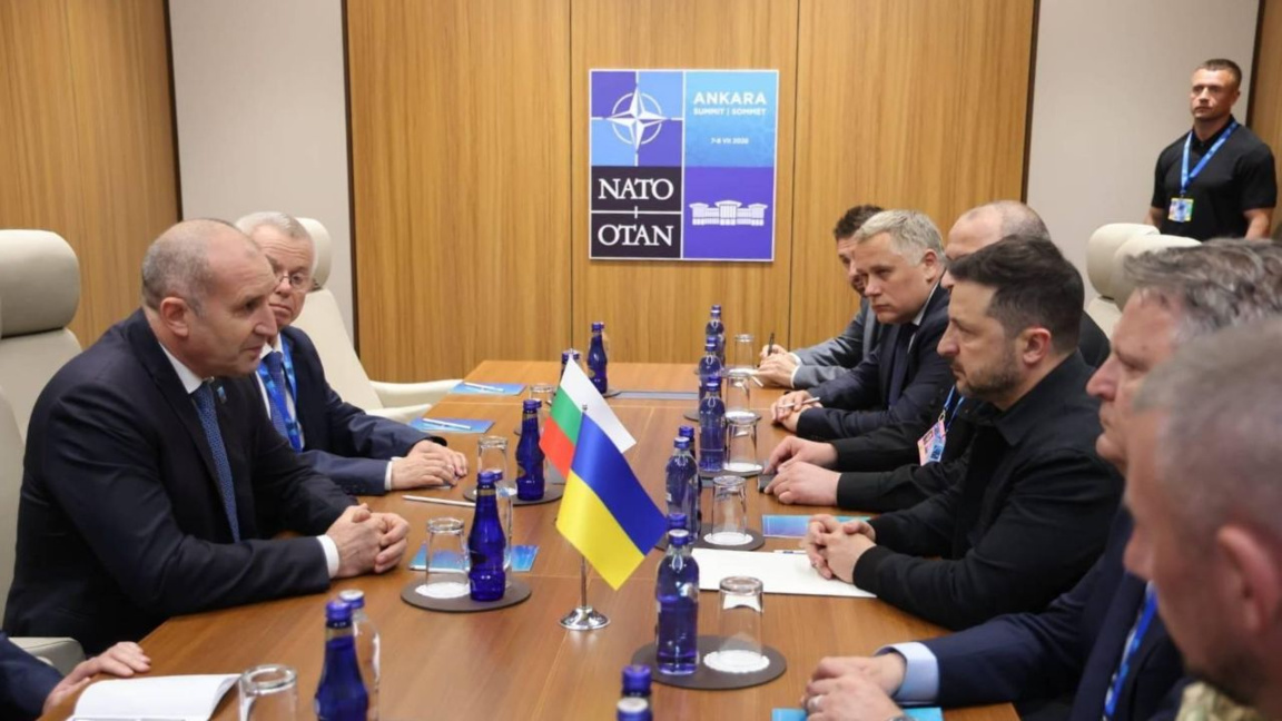 La summitul NATO, Radev și Zelenski au discutat despre cooperarea energetică