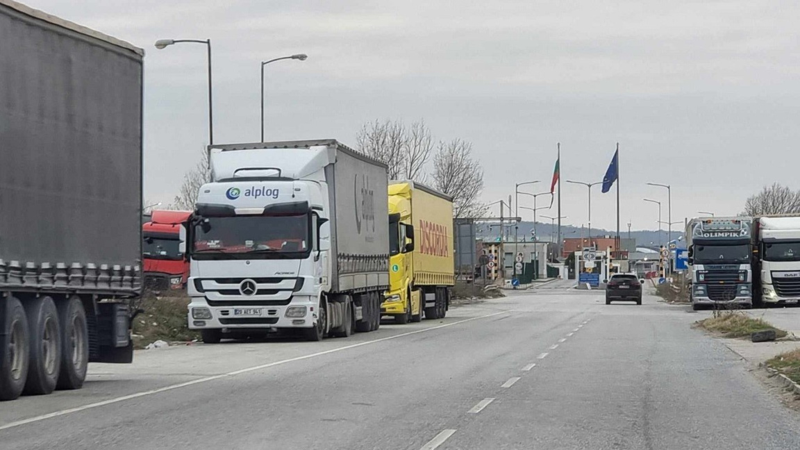 Türkiye yönünde yük trafiğinde yoğunluk yaşanıyor