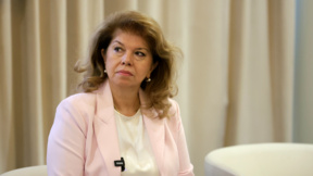 Президентът Йотова на посещение в авиобаза "Граф Игнатиево"