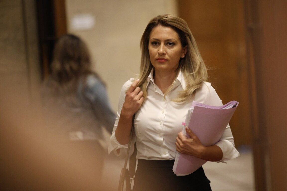 ГЕРБ: Президентът търси конфликт с Народното събрание