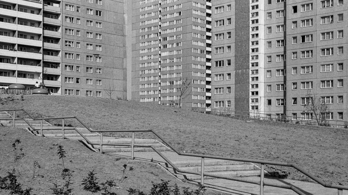 СГХГ представя фотографии на Улрих Вюст в изложбата: "Странствания из историята"