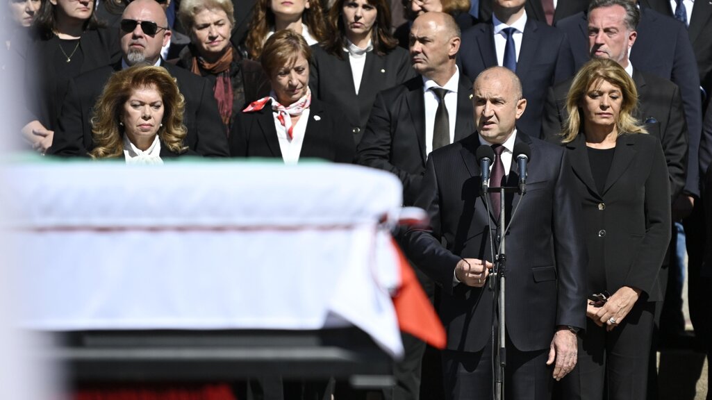 Mijëra njerëz pritën në Sofje eshtrat e carit Samuill