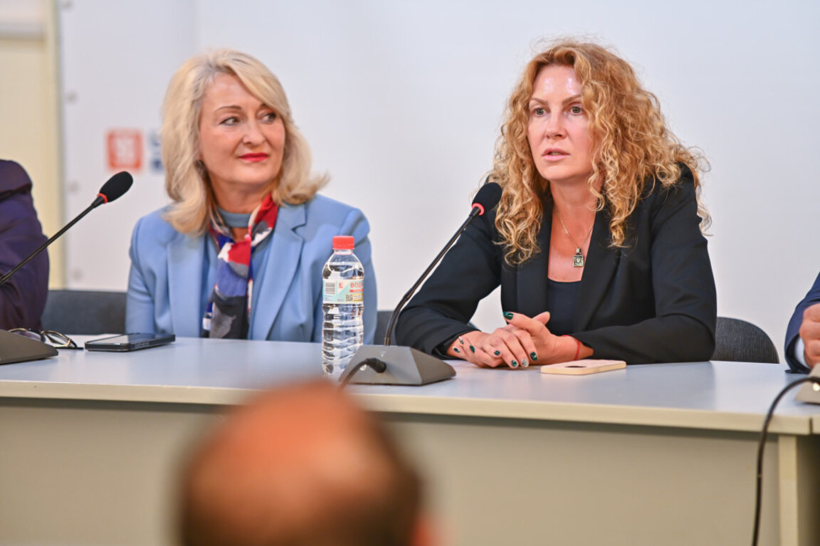 Деница Николова: Основната амбиция на ГЕРБ-СДС е да спаси, каквото е възможно, от европейското финансиране за България